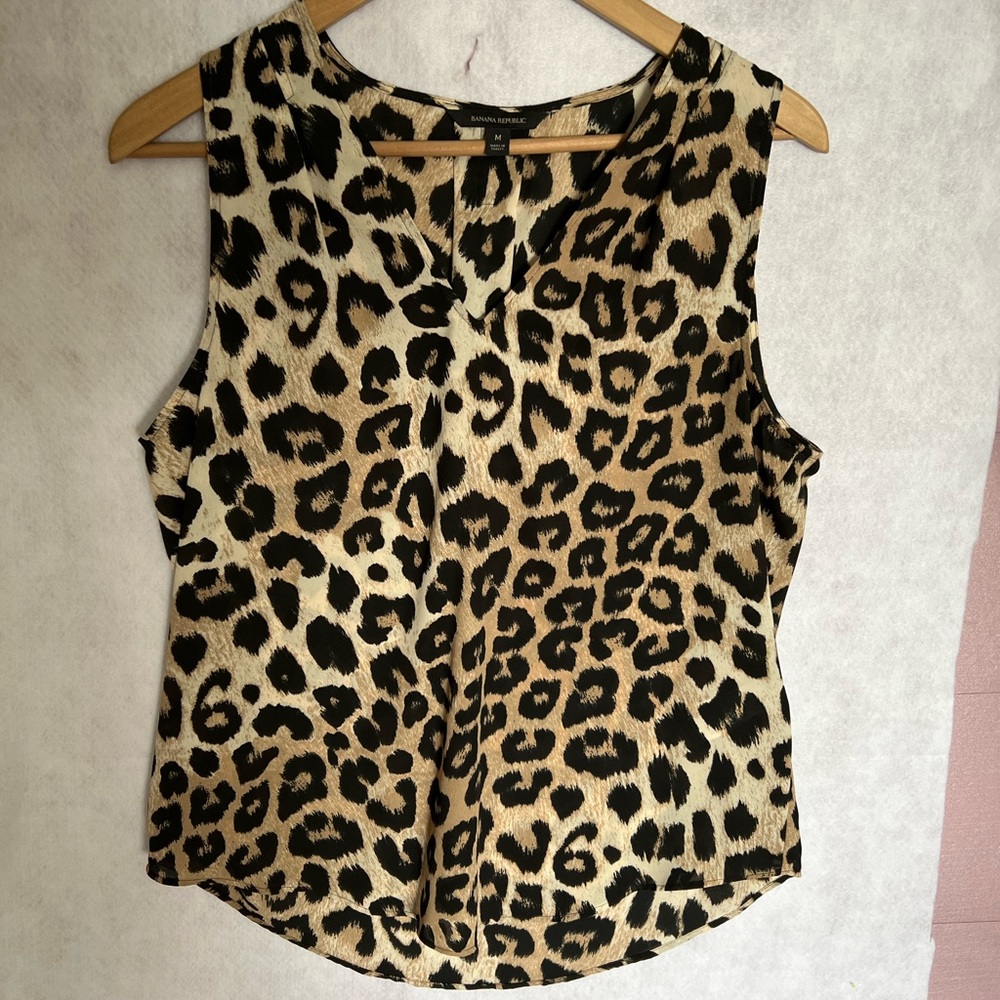 Banana Republic Animal Print Sleeveless top Size M